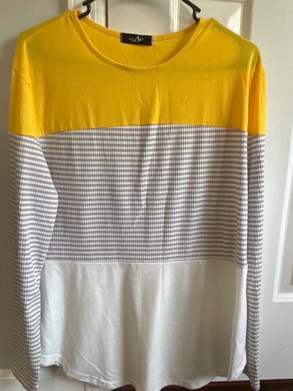 Yellow & Gray Striped Women‘s Long Sleeve Shirt